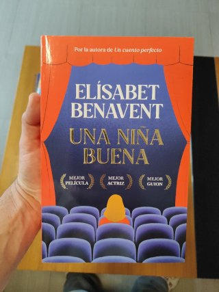 Una niña buena / A Good Girl (Spanish Edition)