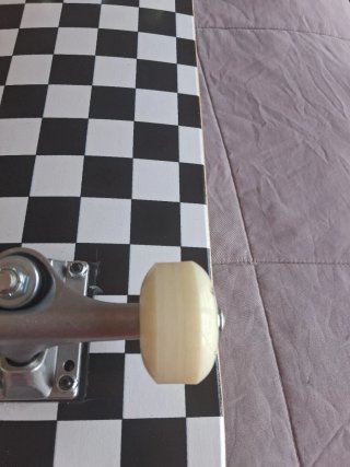 Skateboard 31"x8"  con funda negra.