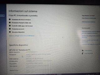 HP 250 G7 Notebook PC + Mouse + Alimentatore e...