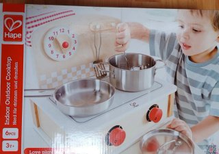 Cocina de madera Hape con accesorios