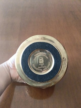 Cenicero, mechero y cigarrera dorados