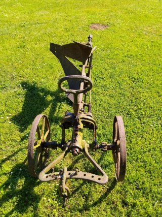 Arado antiguo de labranza