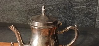 Juego de té de metal plateado