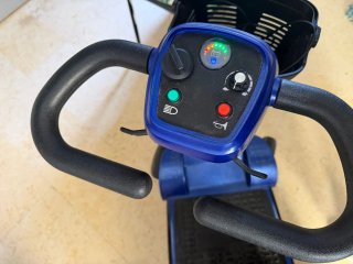 Scooter movilidad reducida azul