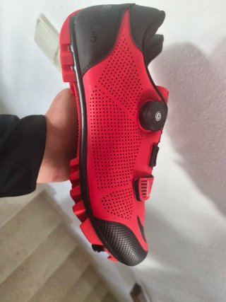 Zapatos de ciclismo BlazeRun rojos