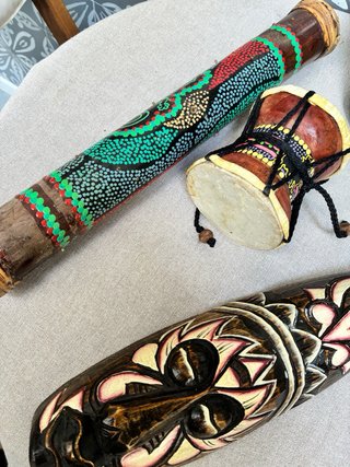 Timbal, palo de lluvia y Máscara de Madera