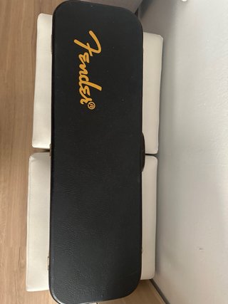 Violín Eléctrico Fender FV3 con Funda