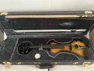 Violín Eléctrico Fender FV3 con Funda