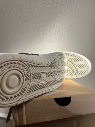 Zapatillas Veja Blancas y Negras Talla 44