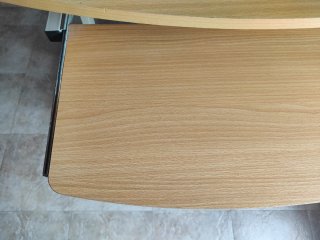 Escritorio madera con bandeja