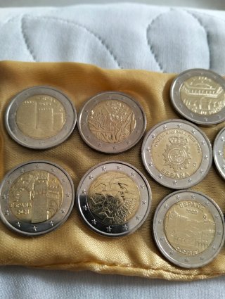 Lote de 13 monedas de 2 euros conmemorativas