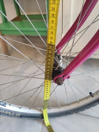 Bicicleta infantil blanca y rosa