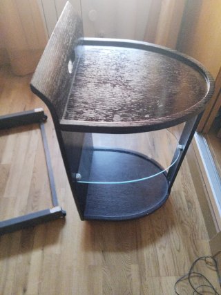Camarera de madera oscura