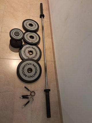 Barra olímpica Technogym 10 kg con discos 2x20kg