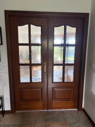 Puertas dobles de madera para salón