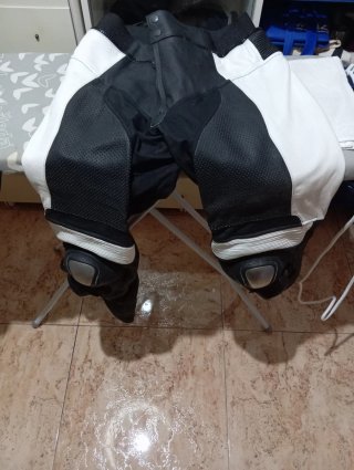 Mono RGM Carretera Deportivo Negro/Blanco talla L.