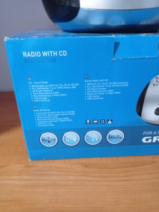 Radio CD Grundig Plata y Negro