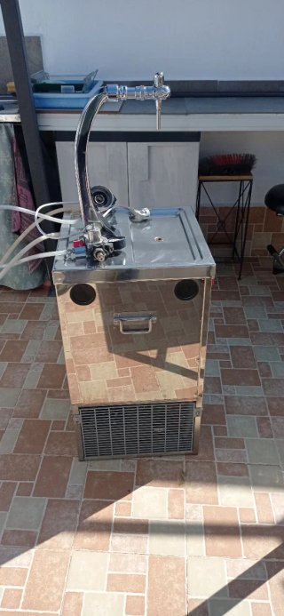 Grifo Cerveza Portátil Barril y botella llena gas