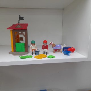 Playmobil Hípica: Casa y Figuras