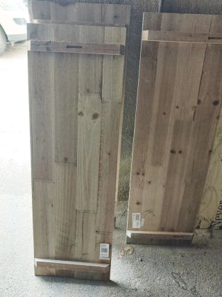 Cuadros de madera con uvas, mariposas