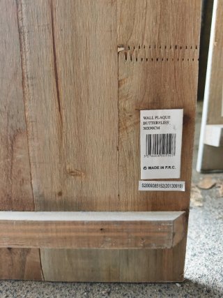 Cuadros de madera con uvas, mariposas