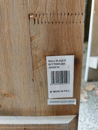 Cuadros de madera con uvas, mariposas