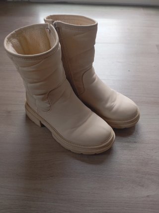 Lote calzado niña:Botas, Sandalias y Chanclas, N30