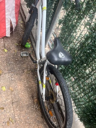 Bicicleta de paseo blanca