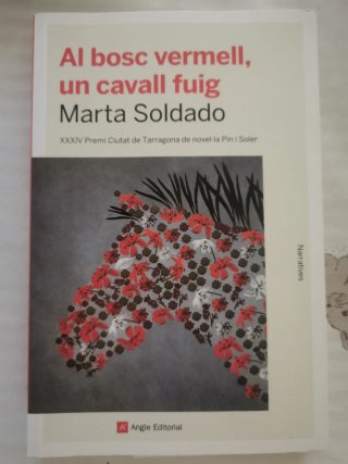 Al bosc vermell, un cavall fuig