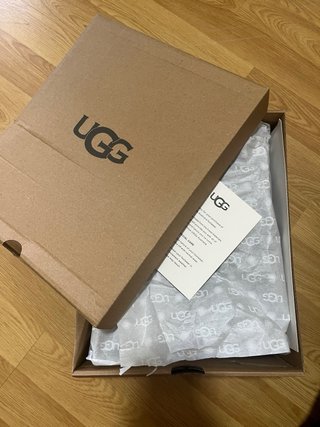 UGG Tasman Negro