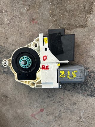 Motor elevalunas izquierdo y derecho