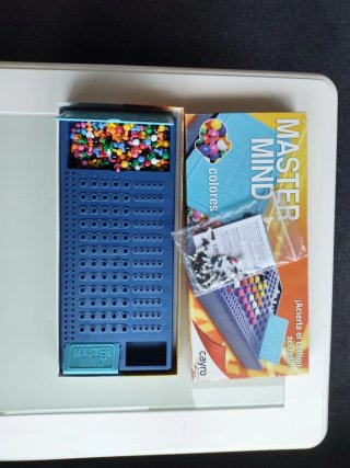 Lote Juegos de mesa Trivial Pursuit y Master Mind