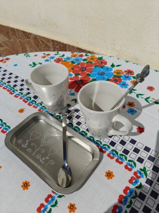 Tazas de cerámica con diseño de corazones