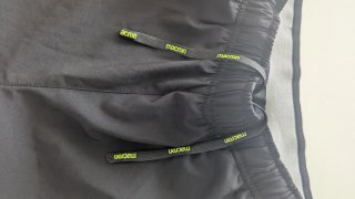 Pantalón corto deportivo Macron negro