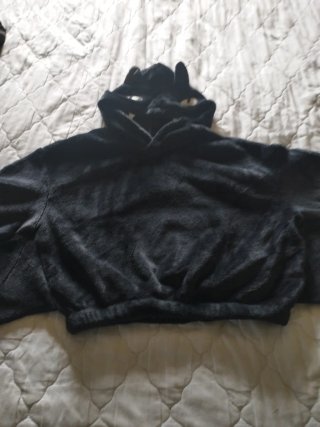Jersey Negro con Capucha de dragón Desdentado