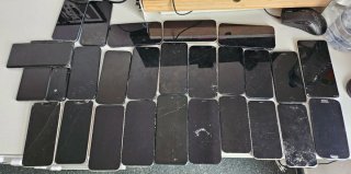 Consegna di telefoni iPhone, LG Wing, Redmi, Sony