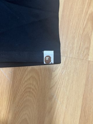 Camiseta BAPE Negra con Estampado Mono