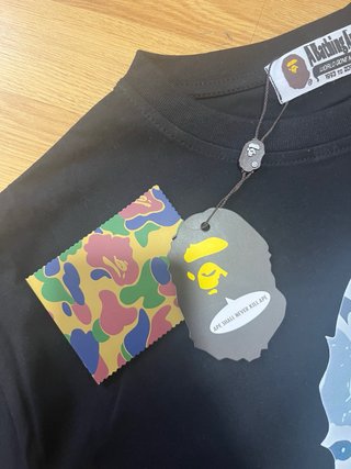 Camiseta BAPE Negra con Estampado Mono