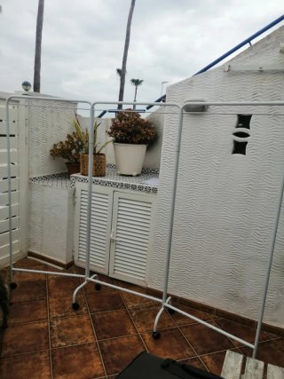 Perchero Plegable Metálico Ajustable