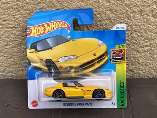 Hot Wheels '92 Dodge Viper RT/10 Amarillo