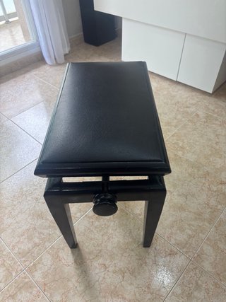 Banqueta de piano regulable negra