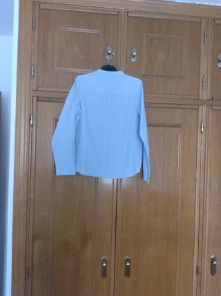 Camisa azul de manga larga
