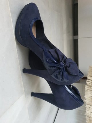 Zapatos de tacón ante azul Carolina Boix