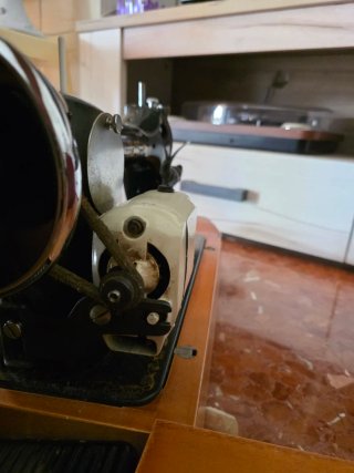 Máquina de coser con estuche alfa