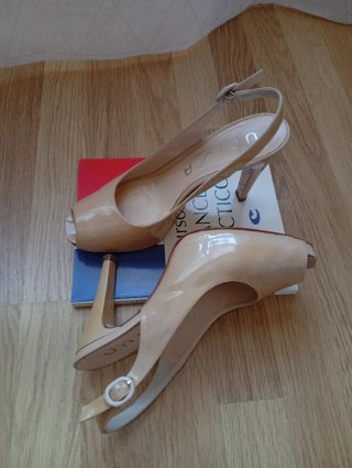 Sandalias Unisa Beige Tacon Peep Toe