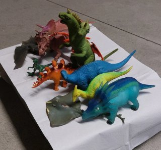 11 Dinosauri Giocattolo Assortiti