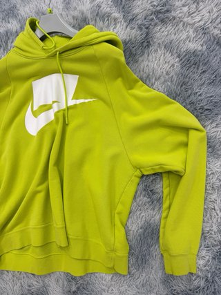 Sudadera Nike Verde con Logo Blanco