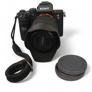 CAMARA DE FOTOS SONY ALPHA 7 III + OBJETIVO FE 3.5-5.6/28-70 OSS  + CAJA