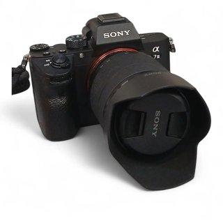 CAMARA DE FOTOS SONY ALPHA 7 III + OBJETIVO FE 3.5-5.6/28-70 OSS  + CAJA
