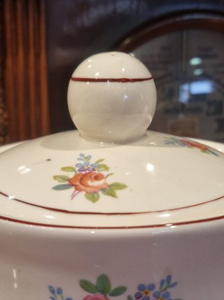 Cafetera cerámica vintage flores y filo dorado